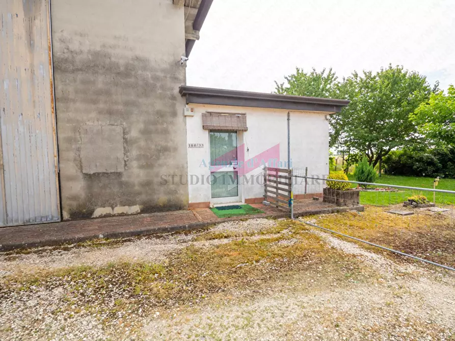 Immagine 4 di Magazzino in vendita  in via Calto a Calto