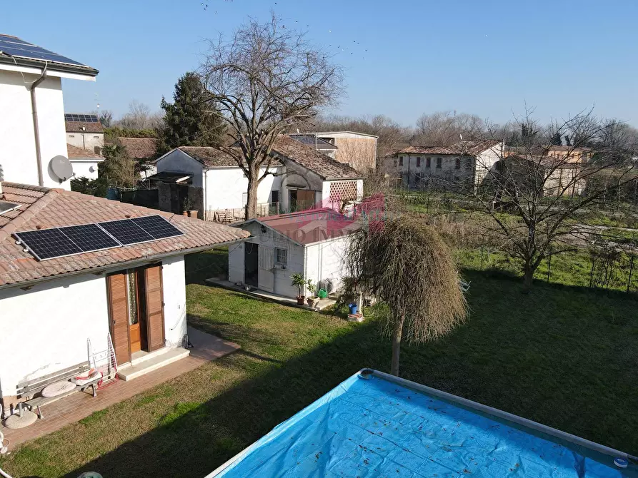 Immagine 2 di Casa semindipendente in vendita  in strada ronchi 5 a Borgo Mantovano