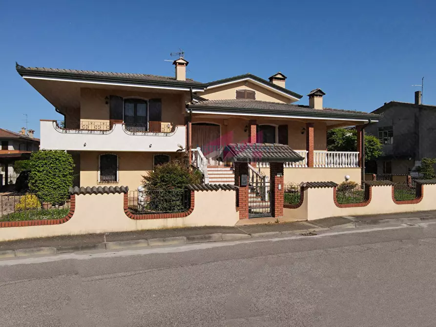 Immagine 1 di Villa in vendita  in via Papa Giovanni XXIII 104 a Calto