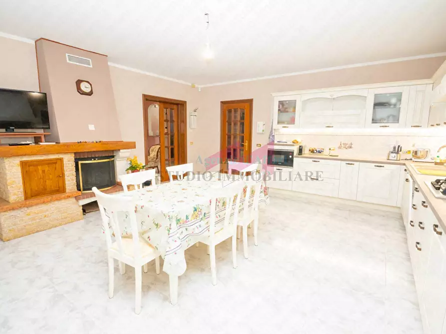 Immagine 5 di Villa in vendita  in via Papa Giovanni XXIII 104 a Calto