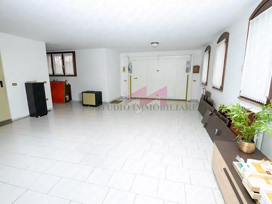 Immagine 15 di Villa in vendita  in via Papa Giovanni XXIII 104 a Calto