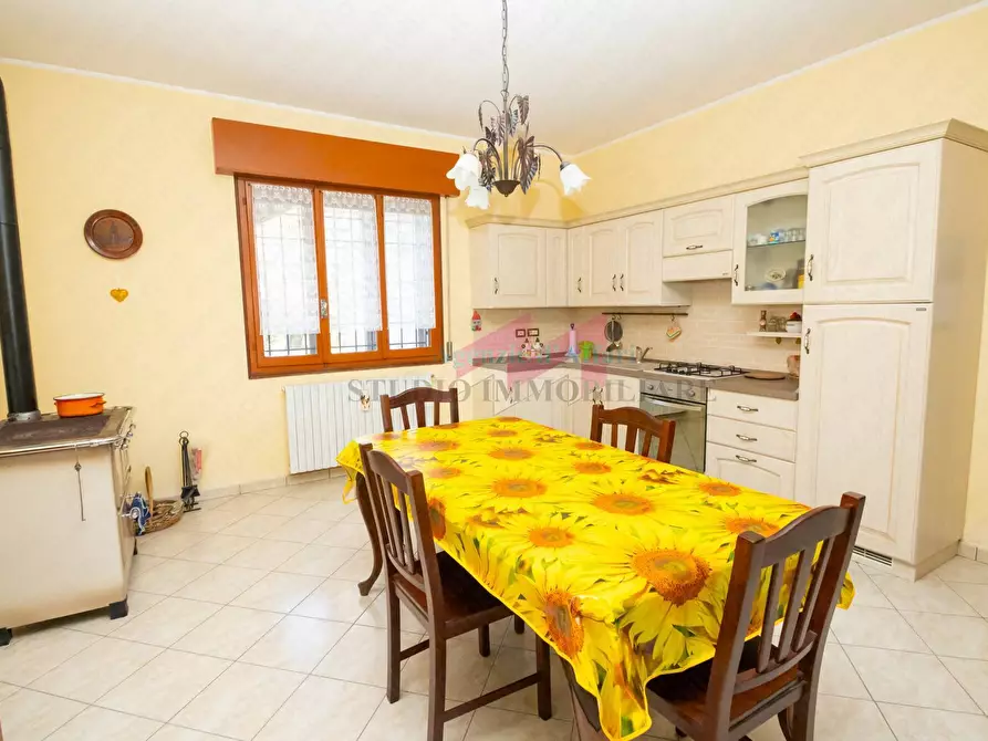 Immagine 6 di Villetta a schiera in vendita  in via Api 485 a Bergantino