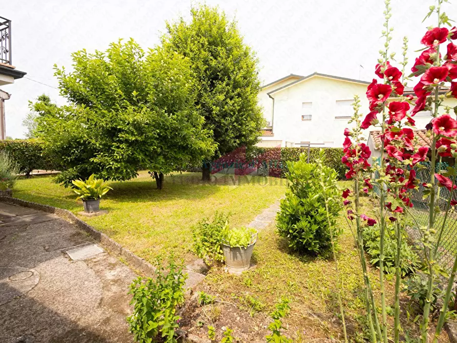 Immagine 16 di Villetta a schiera in vendita  in via Api 485 a Bergantino