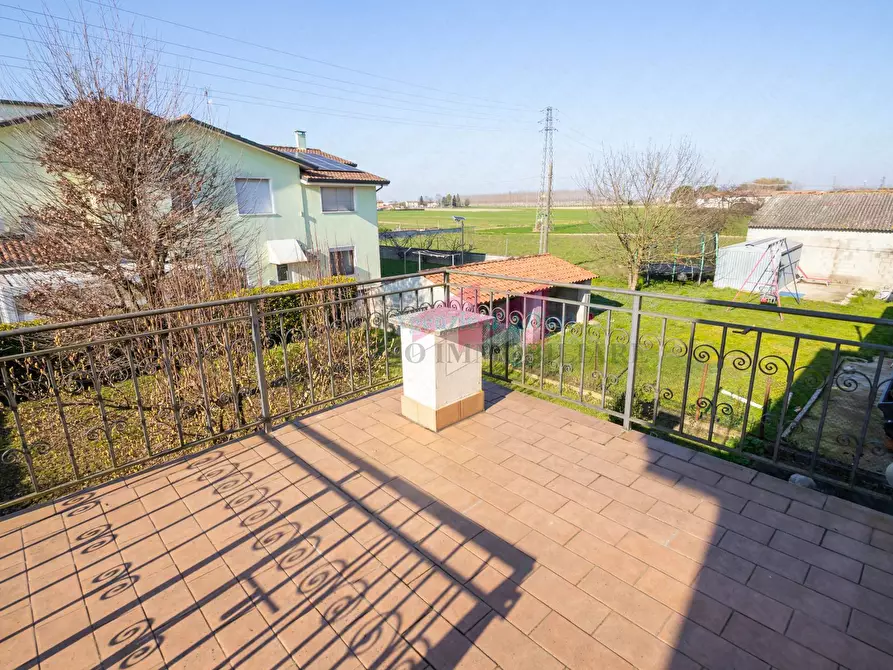 Immagine 17 di Villetta a schiera in vendita  in via Api 485 a Bergantino