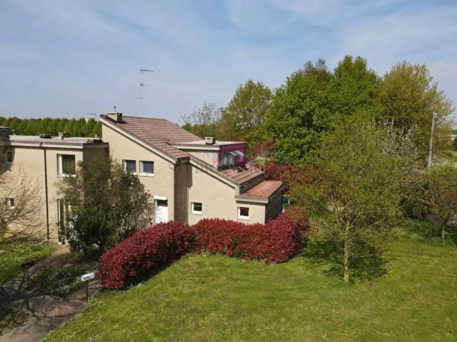 Immagine 16 di Casa semindipendente in vendita  in Via Nino Bixio 11 a Sermide