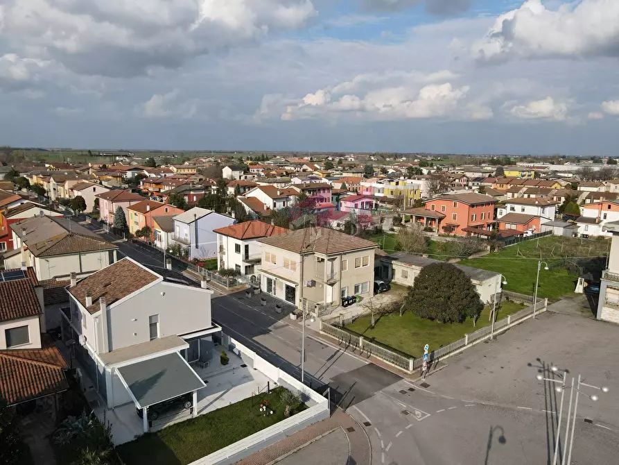 Immagine 9 di Appartamento in vendita  in Via Nuova 19 a Bergantino