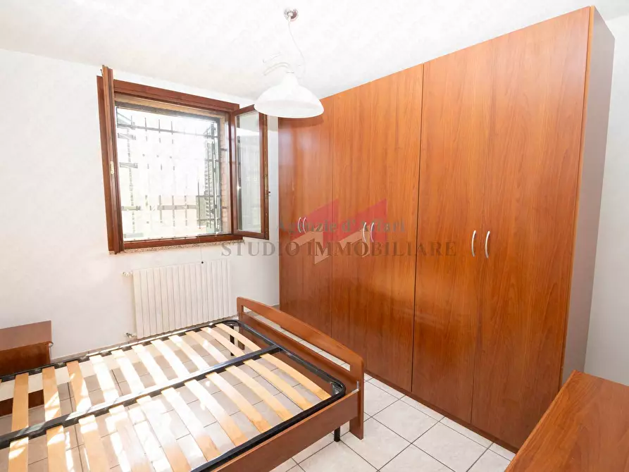 Immagine 5 di Appartamento in vendita  in via Collodi 1 a Ostiglia