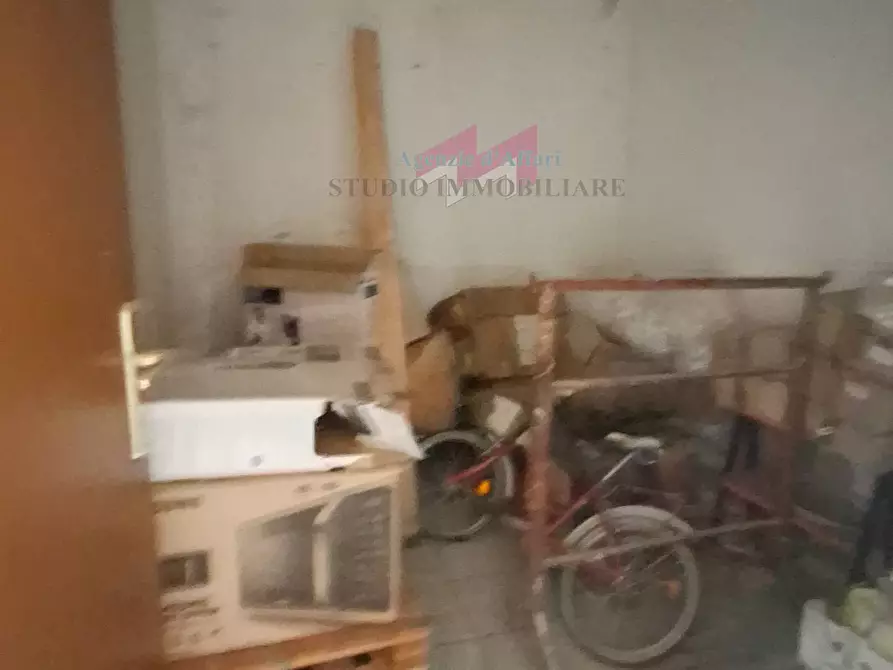 Immagine 15 di Laboratorio in vendita  a Bergantino