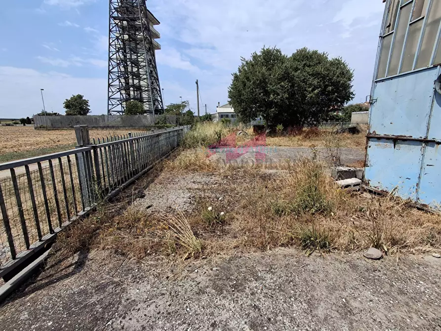 Immagine 24 di Laboratorio in vendita  a Bergantino