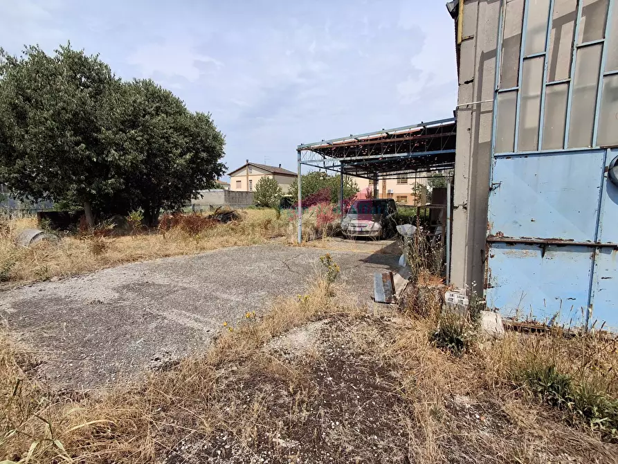 Immagine 25 di Laboratorio in vendita  a Bergantino