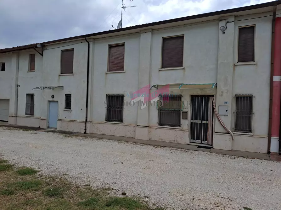 Immagine 35 di Casa semindipendente in vendita  a Serravalle A Po