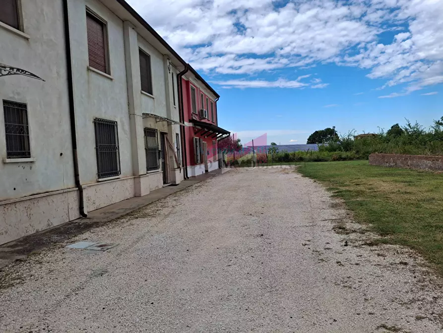 Immagine 2 di Casa semindipendente in vendita  a Serravalle A Po
