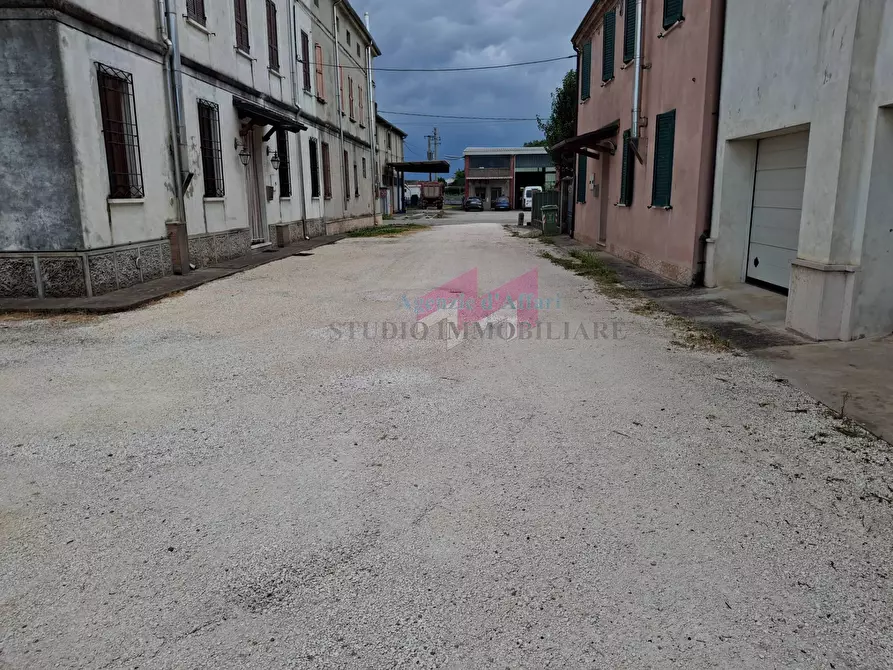 Immagine 37 di Casa semindipendente in vendita  a Serravalle A Po