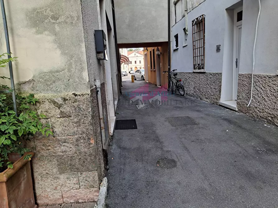 Immagine 12 di Appartamento in vendita  a Ostiglia