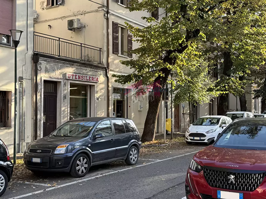 locale commerciale in vendita ad Ostiglia