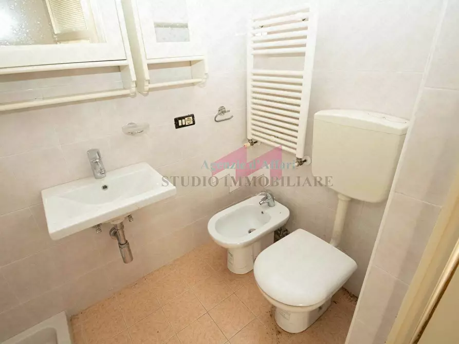 Immagine 10 di Casa semindipendente in vendita  in via Bertioli 31 a Ostiglia