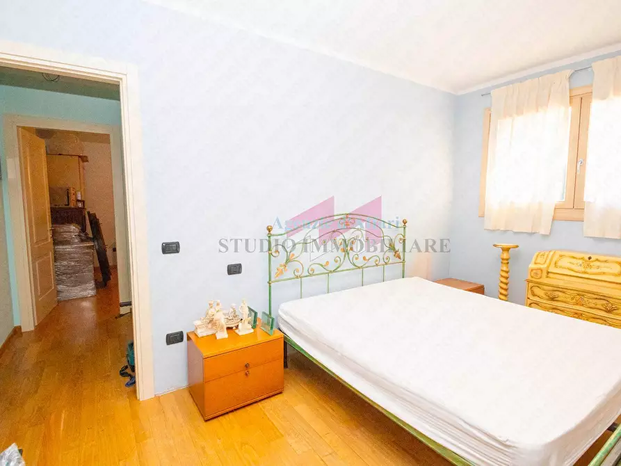 Immagine 5 di Appartamento in vendita  in Strada Rovigo a Ostiglia