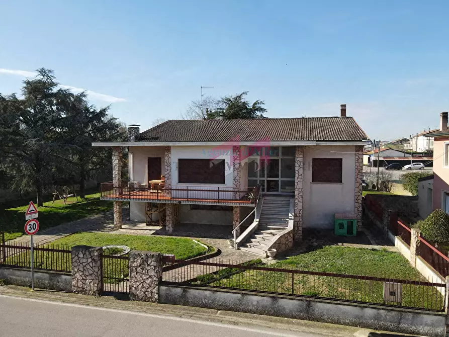 Immagine 1 di Villa in vendita  in Via Roma 158 a Bergantino