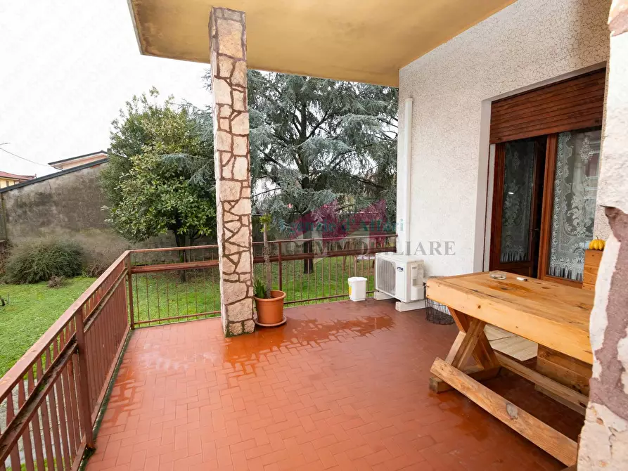 Immagine 9 di Villa in vendita  in Via Roma 158 a Bergantino
