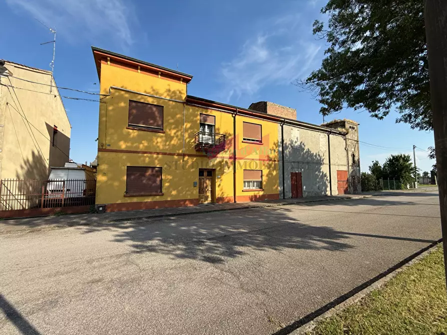 Immagine 1 di Casa semindipendente in vendita  in Piazza Roncatti 477 a Calto