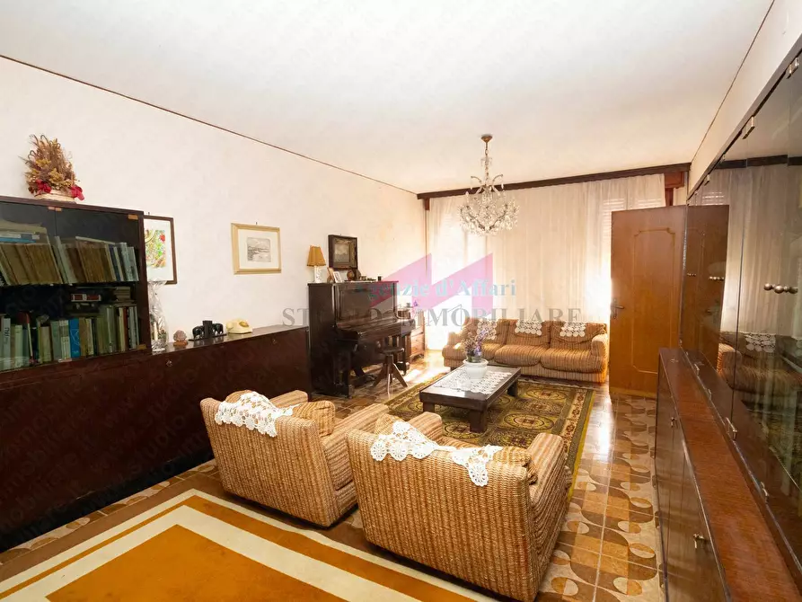 Immagine 2 di Casa semindipendente in vendita  in Via Camillo Benso Conte di Cavour 81 a Bergantino
