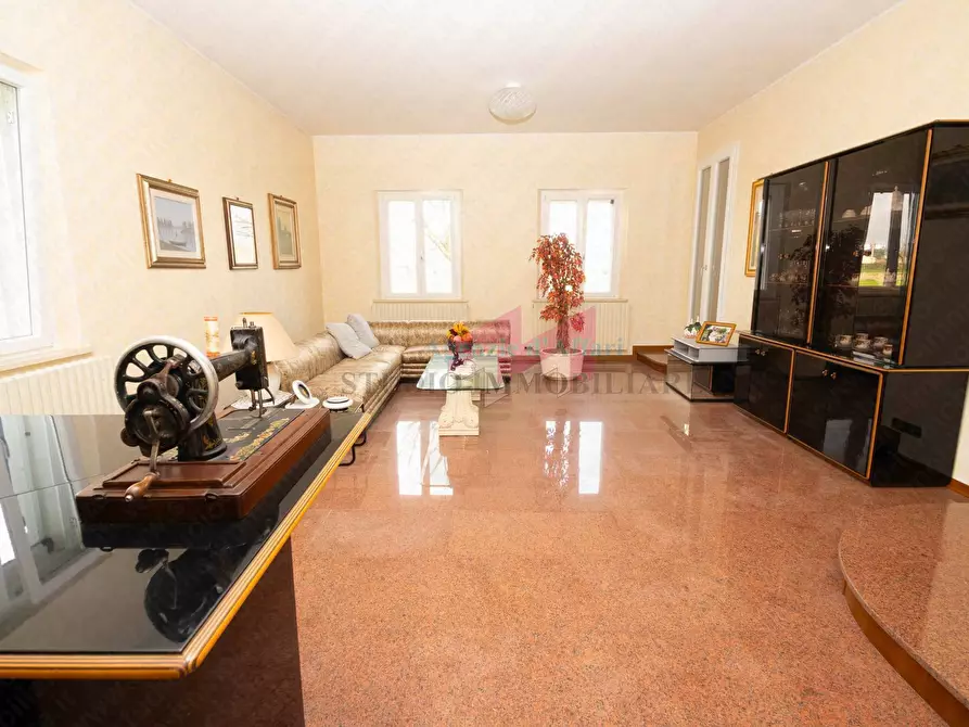 Immagine 8 di Villa in vendita  in Via Garibaldi 782 a Bergantino