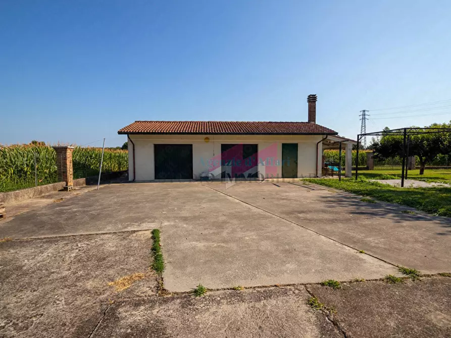 Immagine 22 di Villa in vendita  in Via Garibaldi 782 a Bergantino