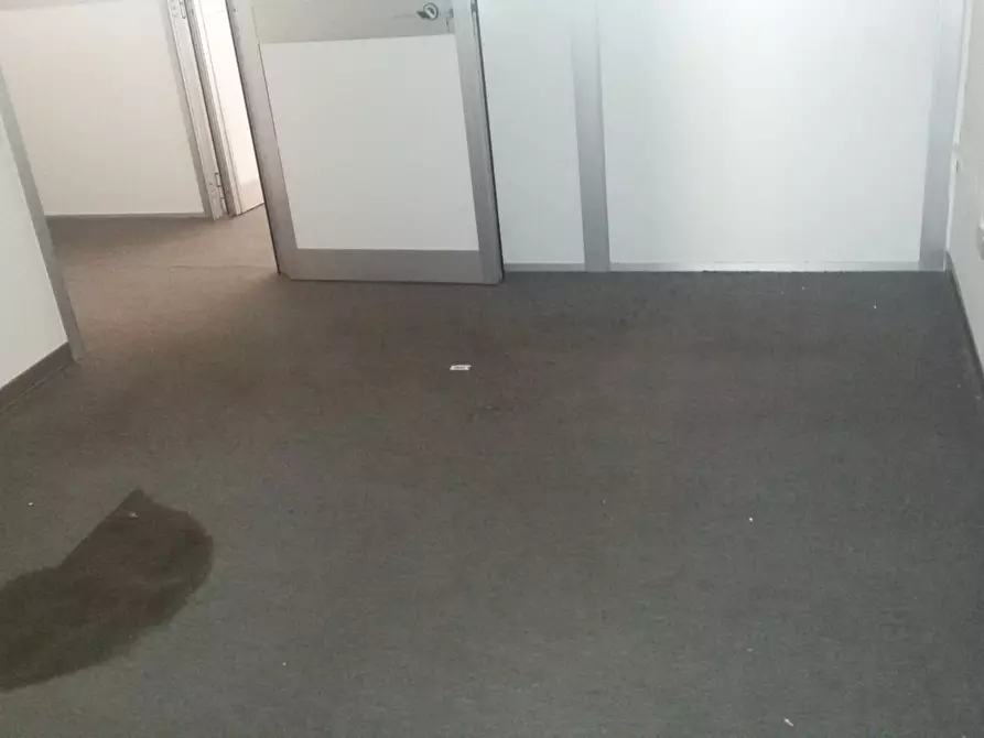 Immagine 9 di Locale commerciale in affitto  in Via Toscana a San Benedetto Del Tronto