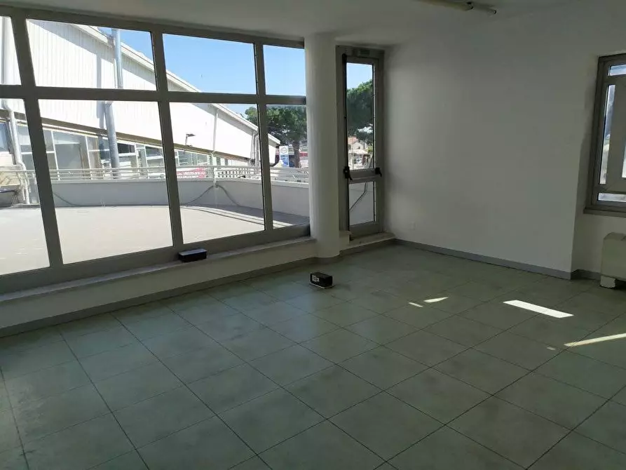 Immagine 3 di Ufficio in affitto  a San Benedetto Del Tronto