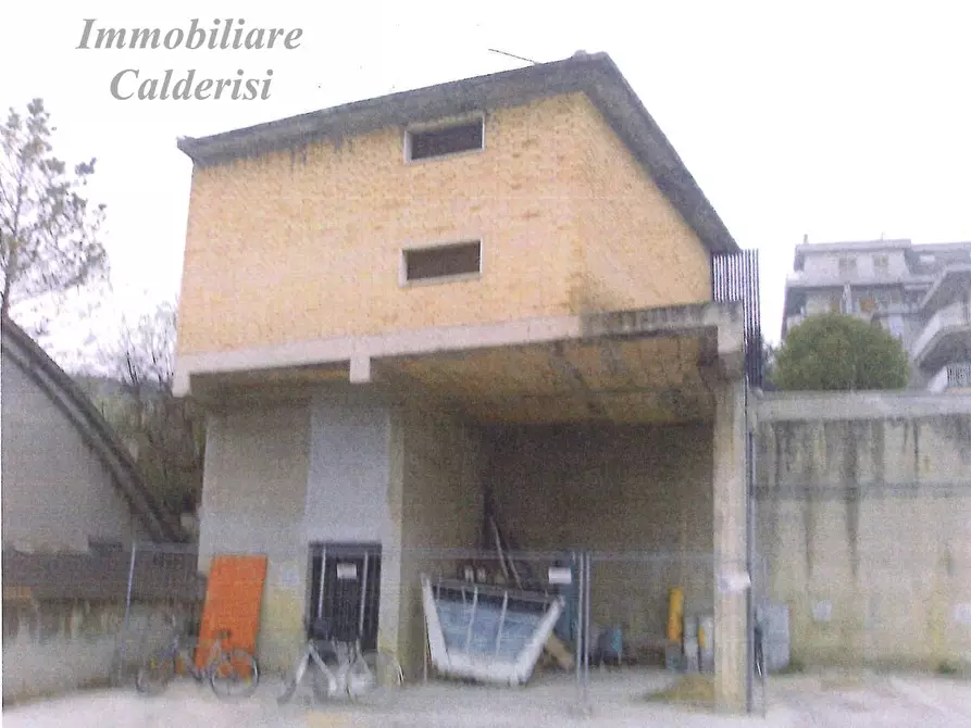 Immagine 2 di Box auto in vendita  in Via Moncenisio a San Benedetto Del Tronto