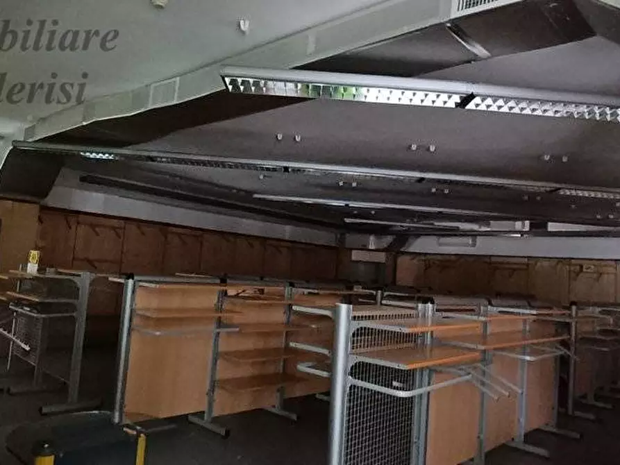 Immagine 9 di Locale commerciale in affitto  in Via Dante Alighieri a Grottammare