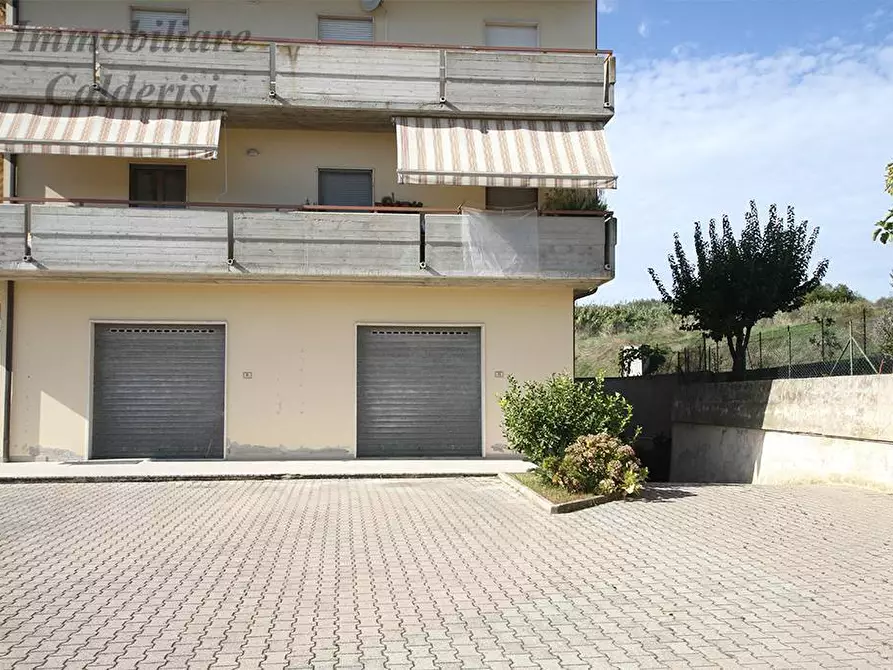 Immagine 3 di Magazzino in vendita  in Via E. Mattei a Monsampolo Del Tronto