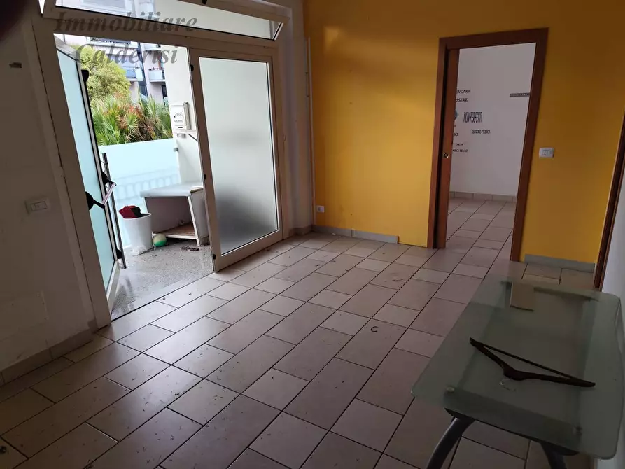 Immagine 9 di Ufficio in vendita  in Via Ugo La Malfa a San Benedetto Del Tronto