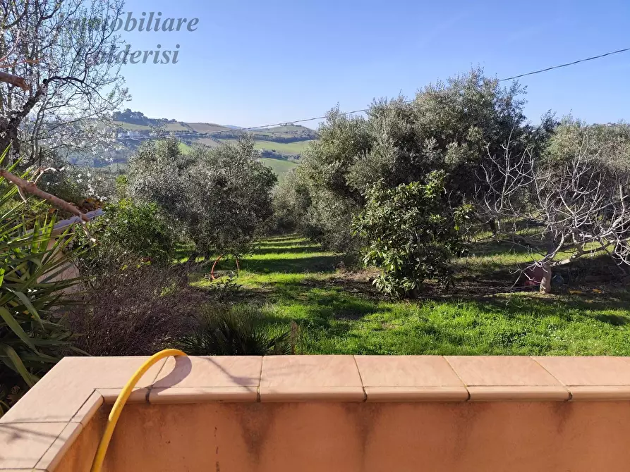 Immagine 9 di Casa indipendente in vendita  a Monsampolo Del Tronto