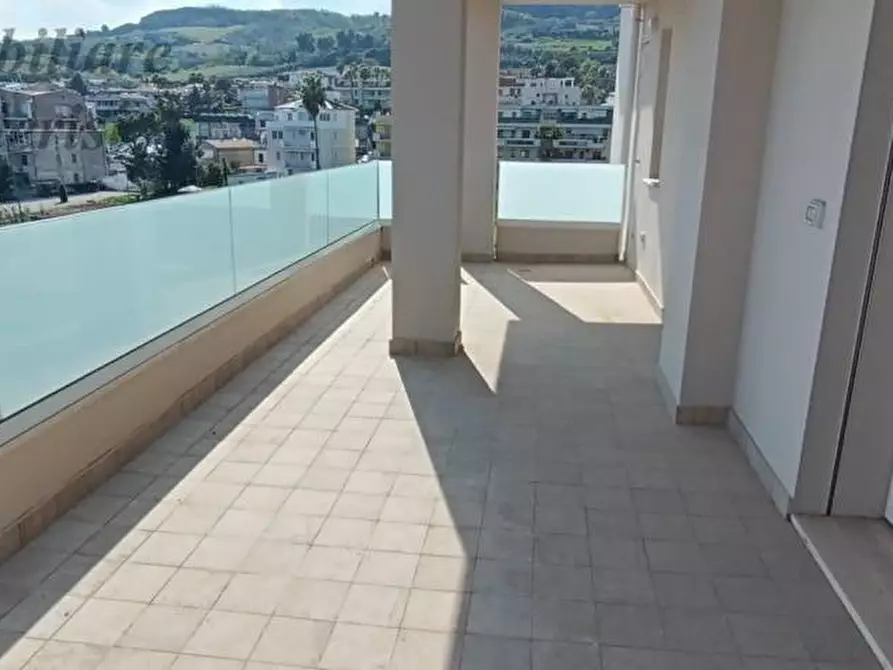 Immagine 11 di Attico in vendita  in Via Del Correggio a San Benedetto Del Tronto