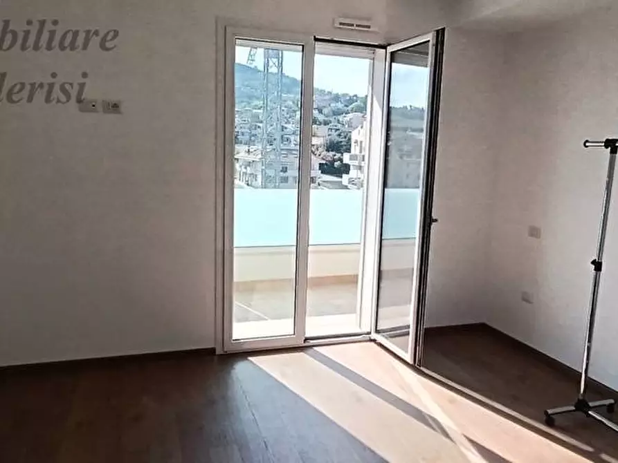 Immagine 24 di Attico in vendita  in Via Del Correggio a San Benedetto Del Tronto