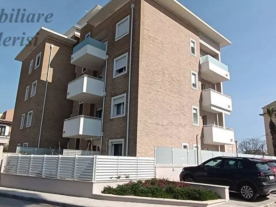 Immagine 43 di Attico in vendita  in Via Del Correggio a San Benedetto Del Tronto