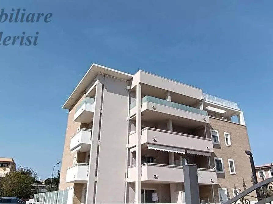 Immagine 46 di Attico in vendita  in Via Del Correggio a San Benedetto Del Tronto