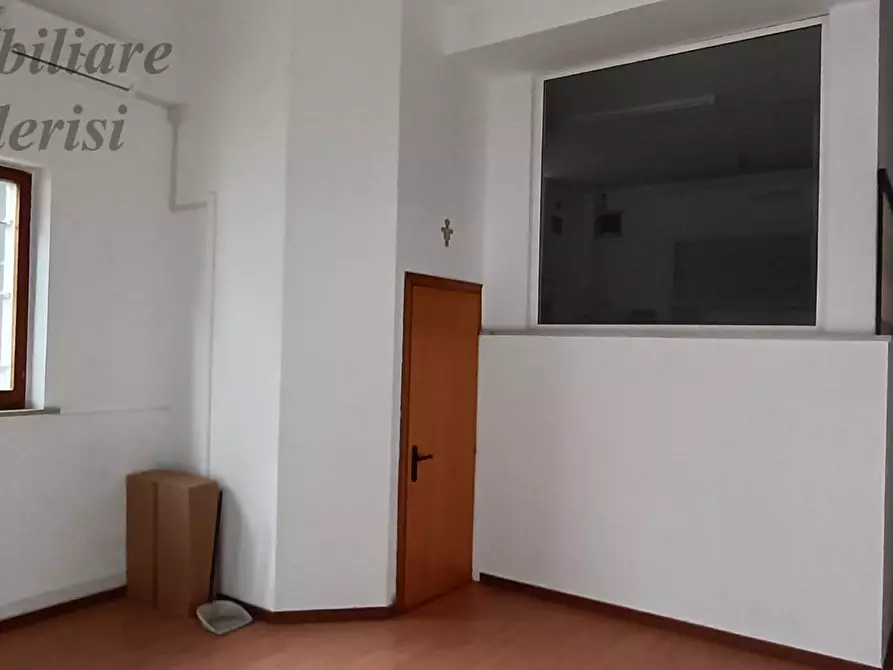 Immagine 1 di Locale commerciale in vendita  in Via Campania a San Benedetto Del Tronto