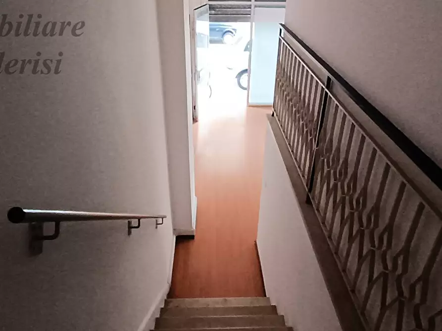 Immagine 4 di Locale commerciale in vendita  in Via Campania a San Benedetto Del Tronto