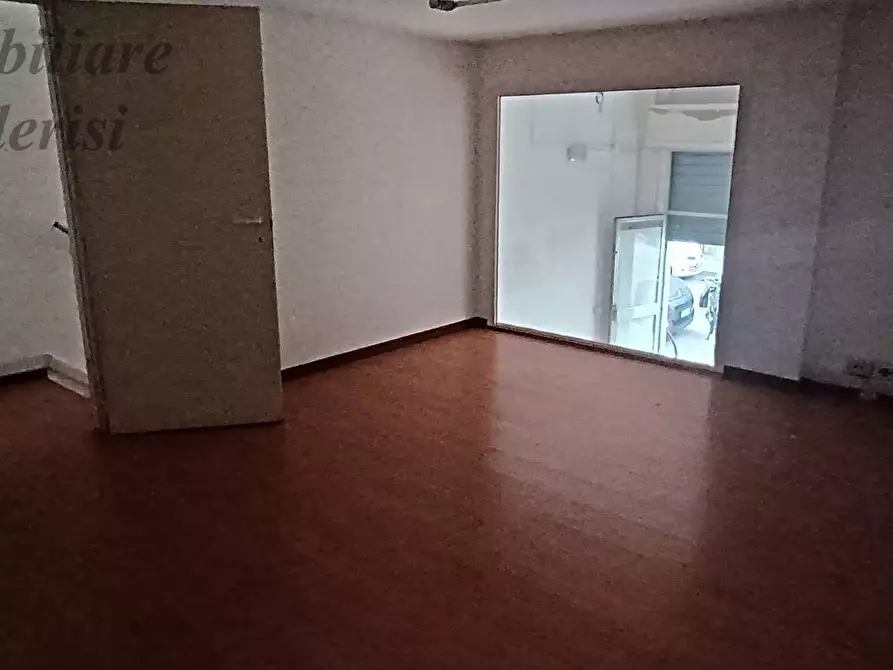 Immagine 7 di Locale commerciale in vendita  in Via Campania a San Benedetto Del Tronto