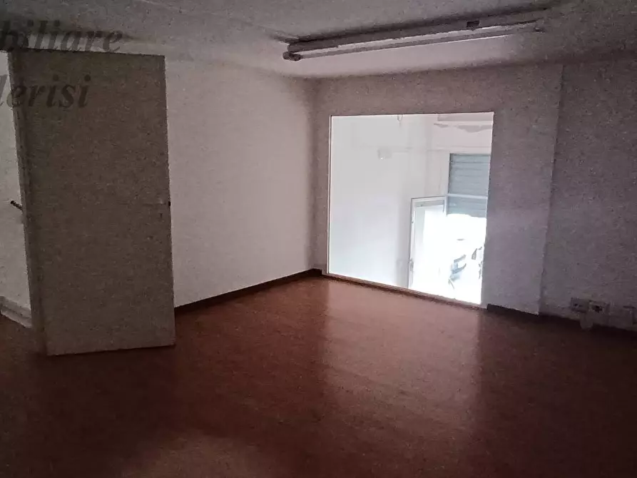 Immagine 9 di Locale commerciale in vendita  in Via Campania a San Benedetto Del Tronto