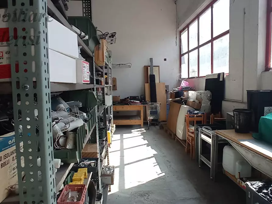 Immagine 2 di Magazzino in vendita  in Via Sicilia a San Benedetto Del Tronto