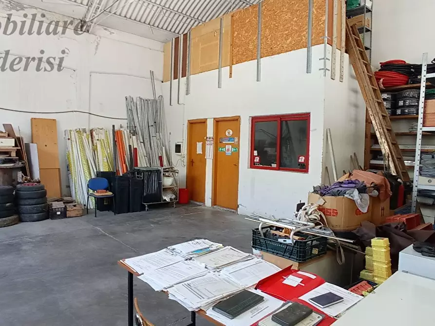 Immagine 4 di Magazzino in vendita  in Via Sicilia a San Benedetto Del Tronto