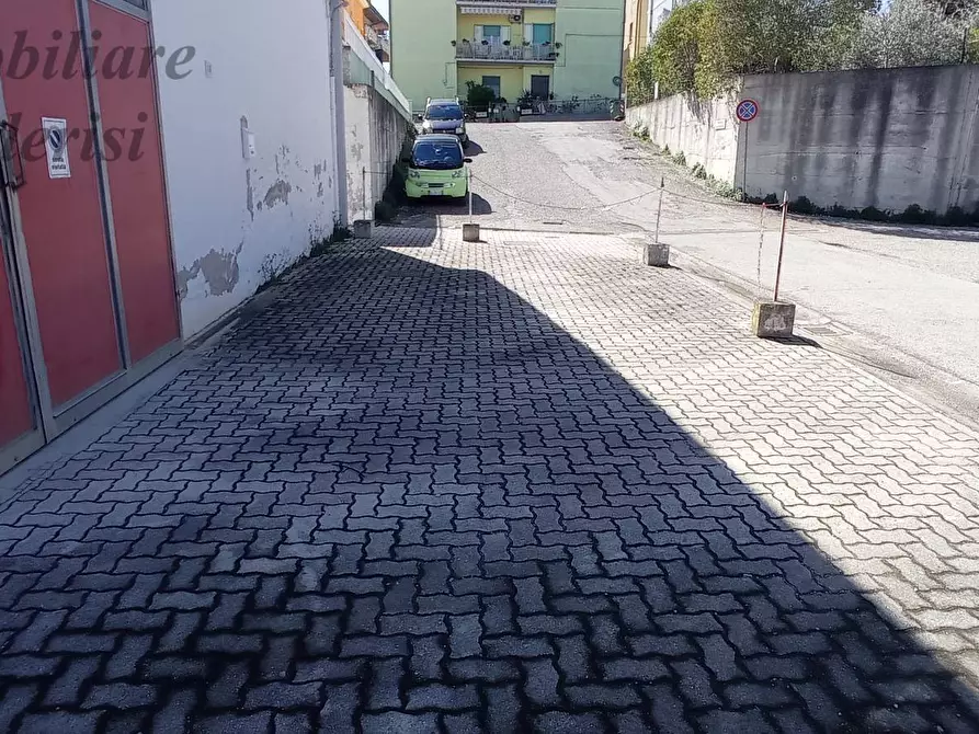 Immagine 9 di Magazzino in vendita  in Via Sicilia a San Benedetto Del Tronto