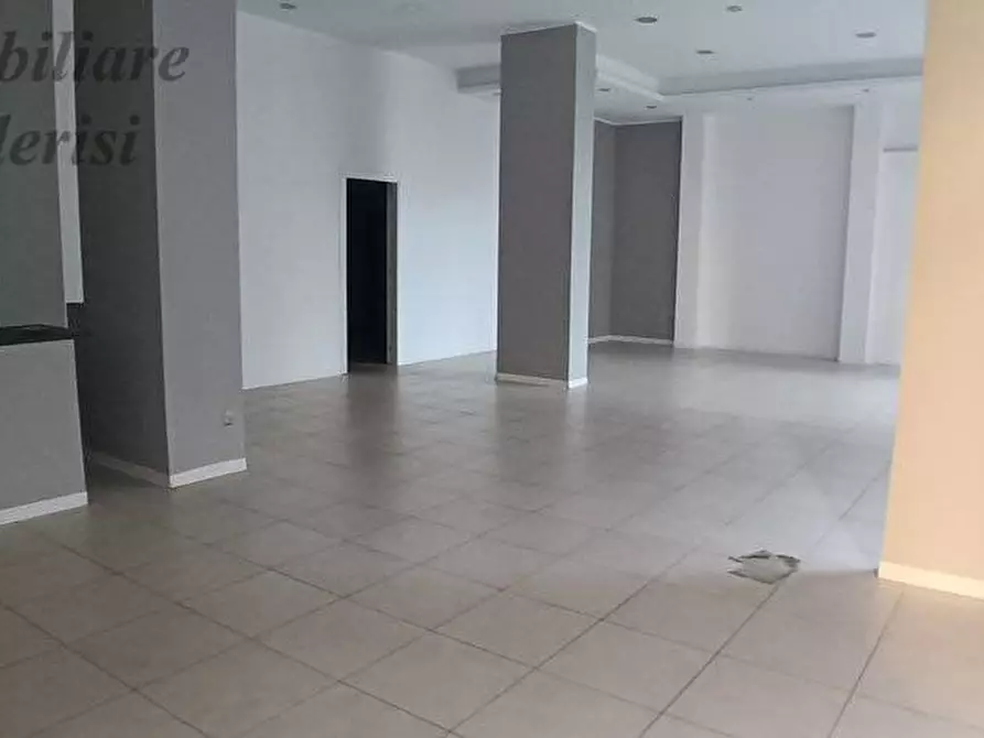 Immagine 2 di Locale commerciale in affitto  in Via San Martino a San Benedetto Del Tronto