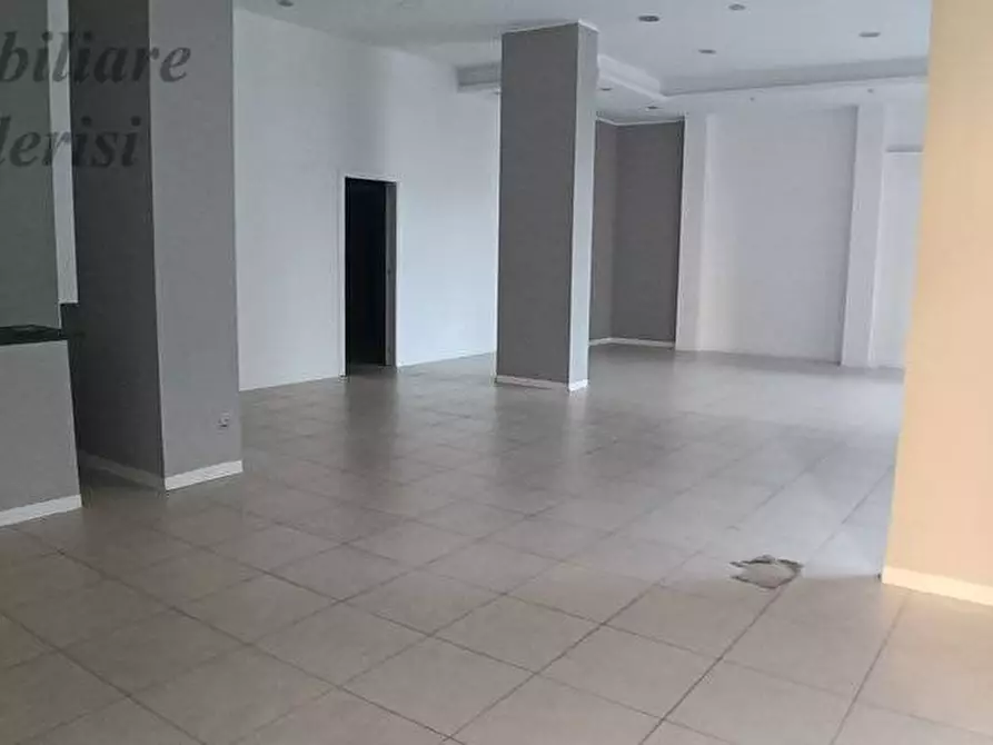 Immagine 3 di Locale commerciale in affitto  in Via San Martino a San Benedetto Del Tronto