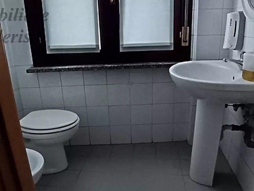 Immagine 6 di Ufficio in vendita  in Via Mario Curzi a San Benedetto Del Tronto