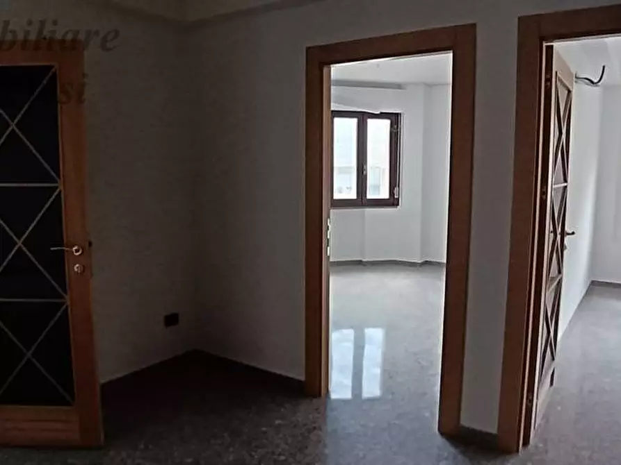 Immagine 10 di Ufficio in vendita  in Via Mario Curzi a San Benedetto Del Tronto