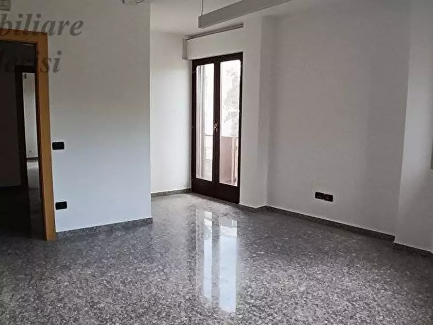 Immagine 17 di Ufficio in vendita  in Via Mario Curzi a San Benedetto Del Tronto